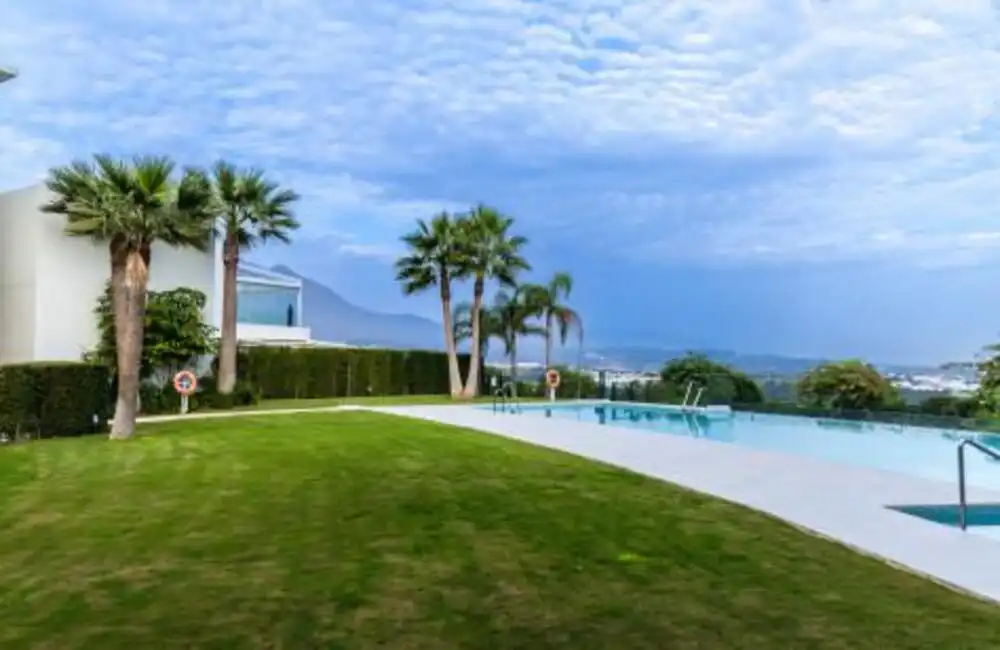 Garten von Einfamilien-Reihenhaus zum Verkauf in Casares mit Klimaanlage, Privatgarten und Terrasse