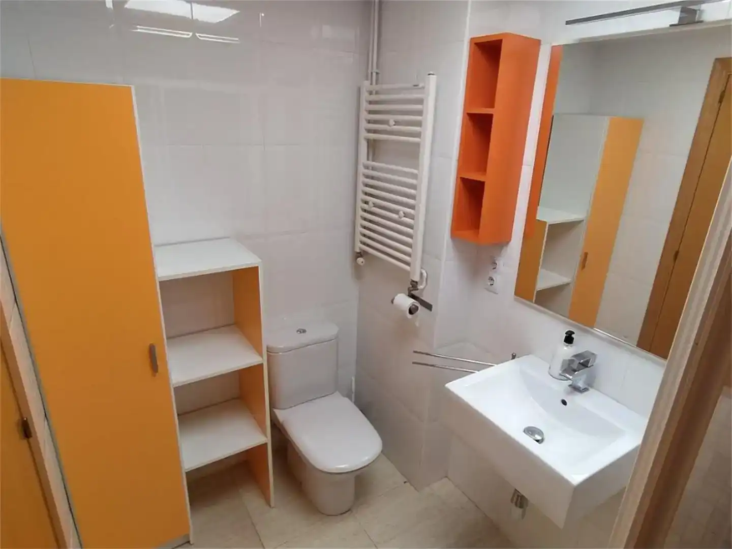 Badezimmer von Wohnung zum Verkauf in Ulldecona mit Klimaanlage, Privatgarten und Abstellraum