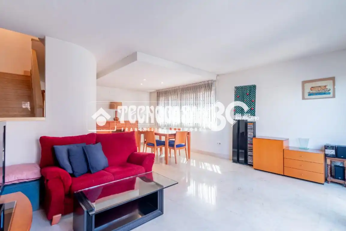 Sala de estar de Casa adosada en venta en Madrid con Parquet