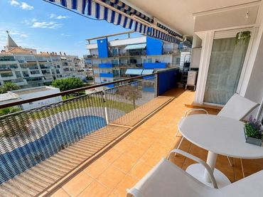 Appartamento con piscina in vendita a Calle Puerto Marina 2