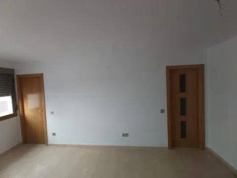 Piso en Venta en Calle Calle de los Héroes del Seis de Junio, 5 en Valdepeñas