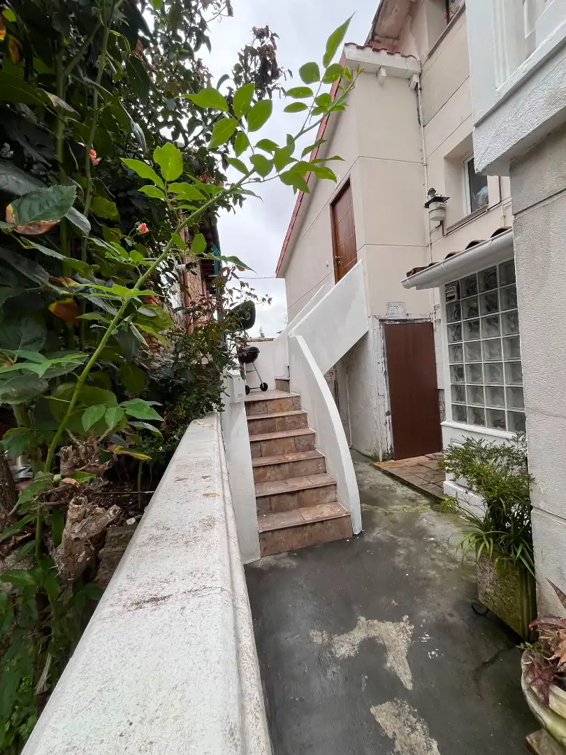 Vista exterior de Planta baja en venta en Torrelavega 