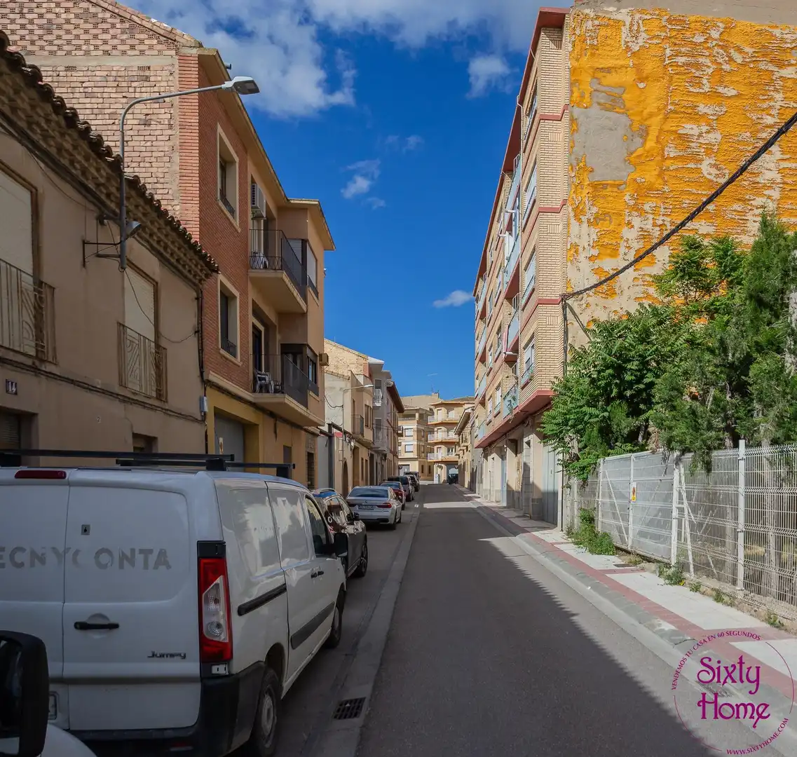 Vista exterior de Piso en venta en Tauste con Calefacción, Parquet y Amueblado