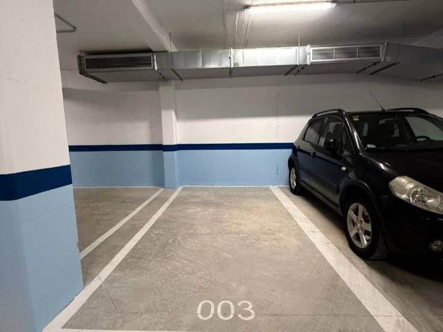 Garaje en Alquiler en Carrer de Màrius Verdaguer, 12 en L'Olivera