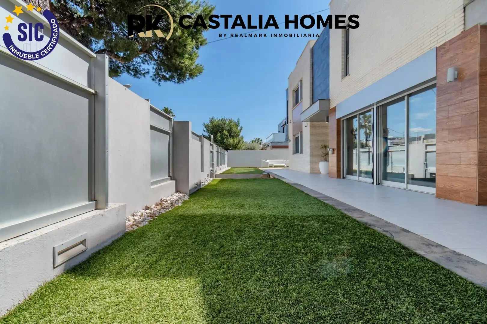 Vista exterior de Casa o xalet en venda en Benicasim / Benicàssim amb Aire condicionat, Calefacció i Jardí privat