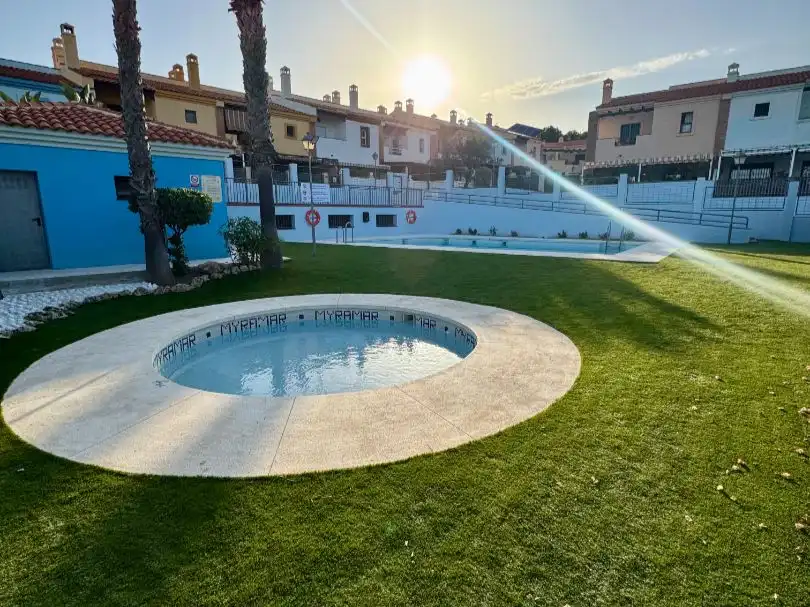 Xalet amb piscina en venda a Calle Pepa Flores González 33, imagen 3