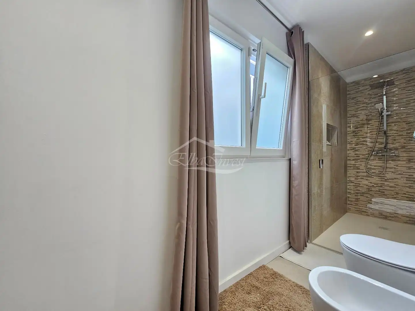Bathroom of Houses for sale in Adeje  with Air Conditioner, Private garden and Terrace