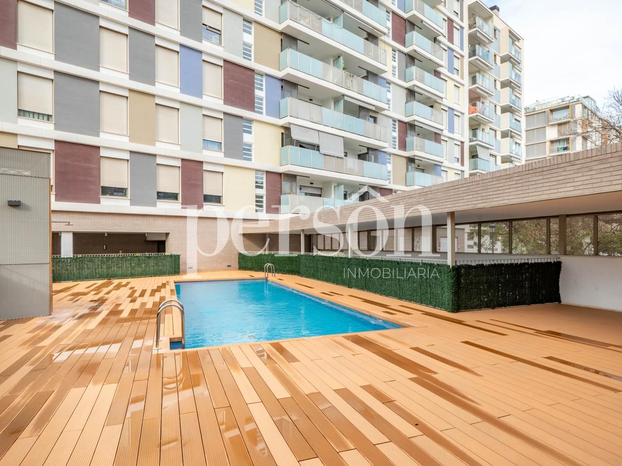 Swimming pool of Flat for sale in  Valencia Capital  with Air Conditioner, Heating and Storage room