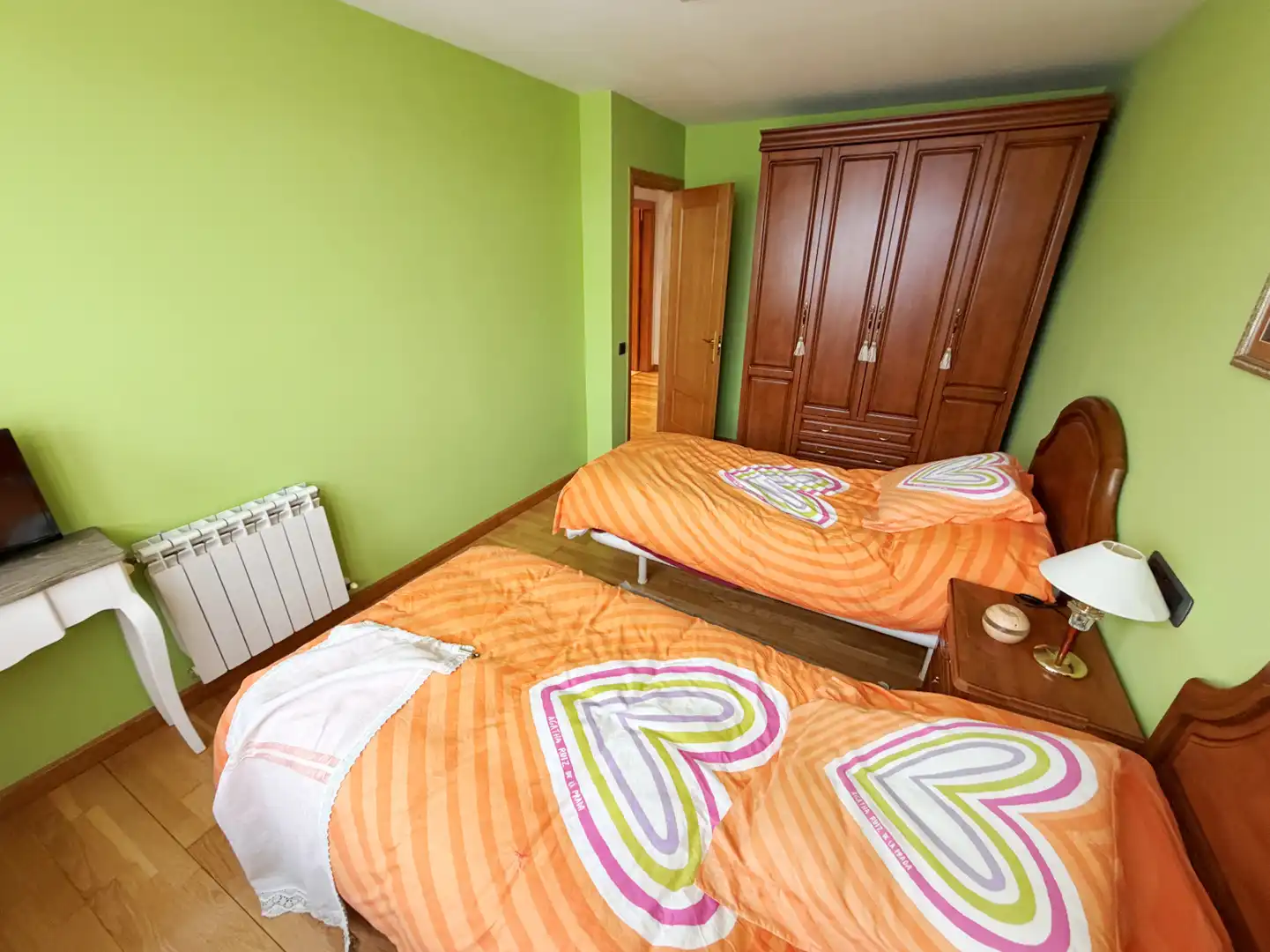 Habitación de Casa adosada en venta en Cabranes con Calefacción y Terraza
