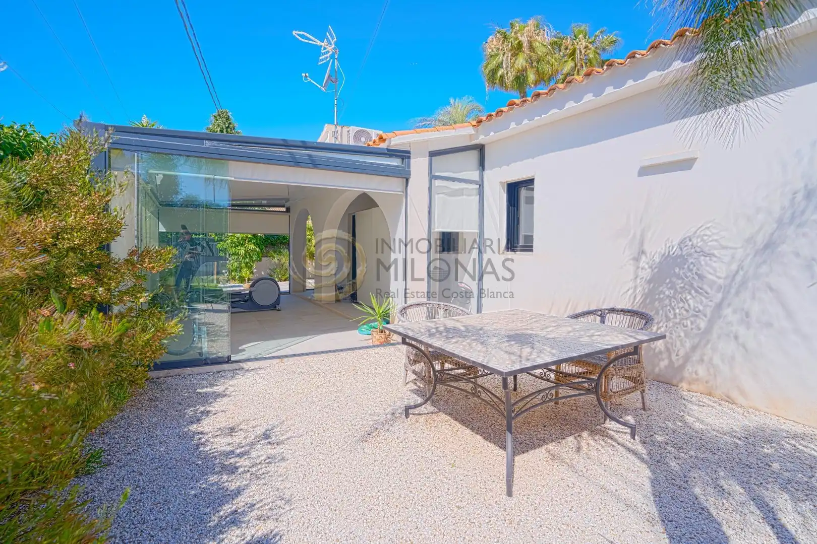 Vista exterior de Casa o chalet en venta en L'Alfàs del Pi con Aire acondicionado, Jardín privado y Terraza