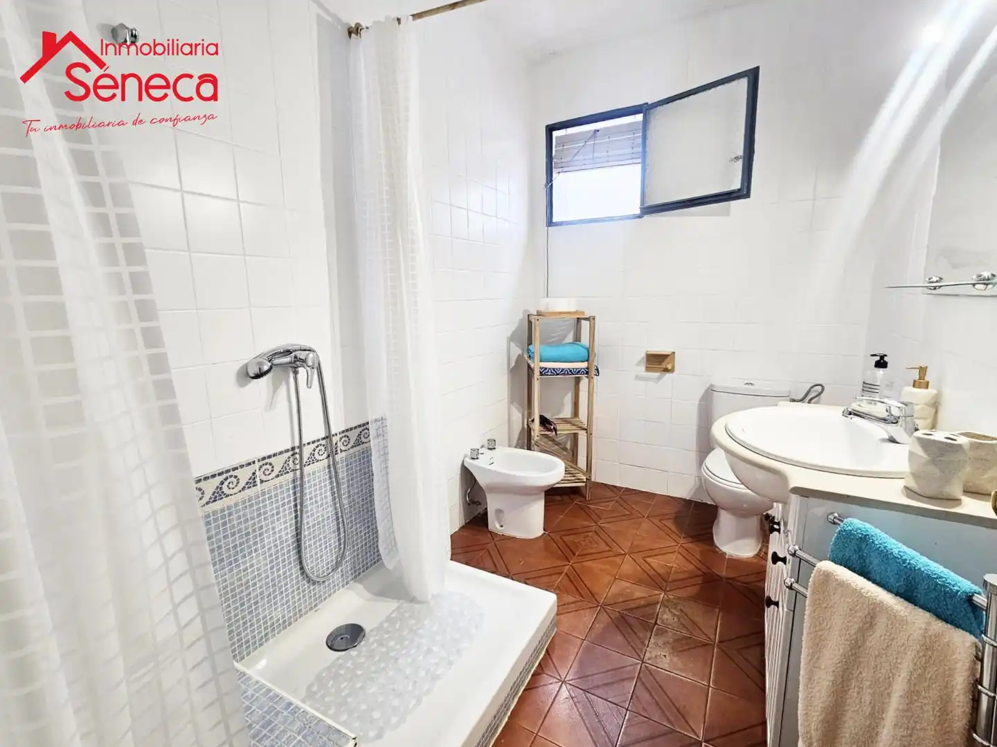 Baño de Piso de alquiler en Córdoba con Terraza y Amueblado