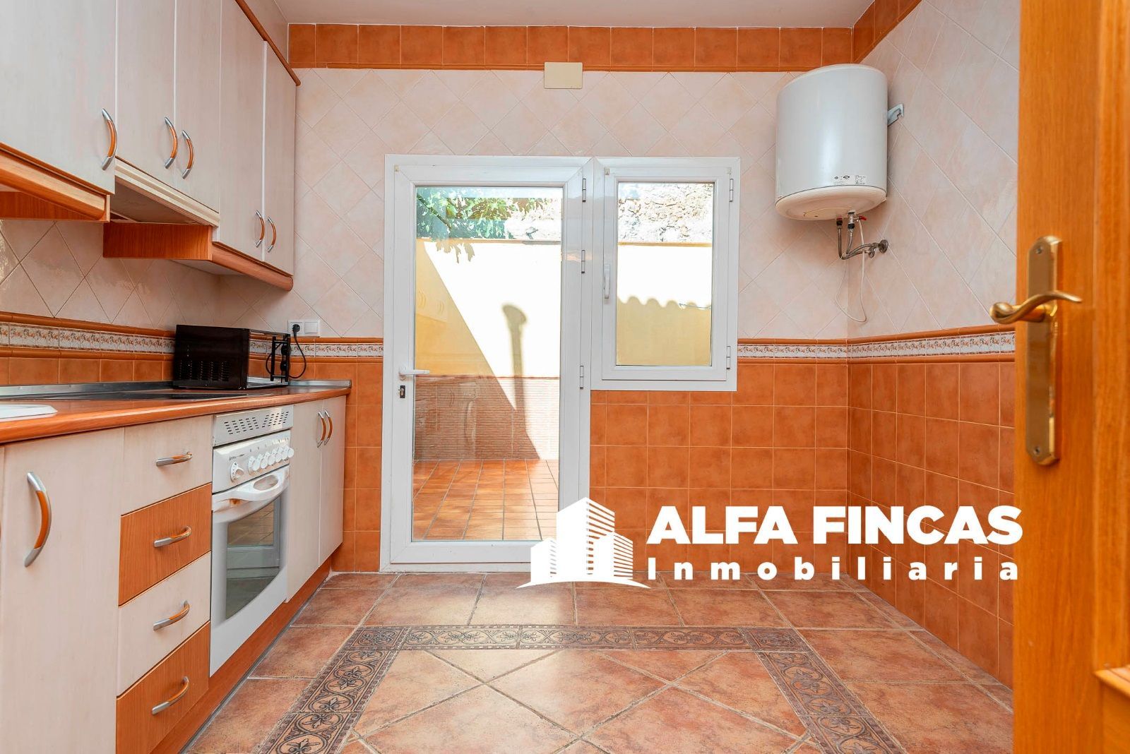 Vista exterior de Casa o xalet en venda en Villares del Saz amb Calefacció, Jardí privat i Terrassa