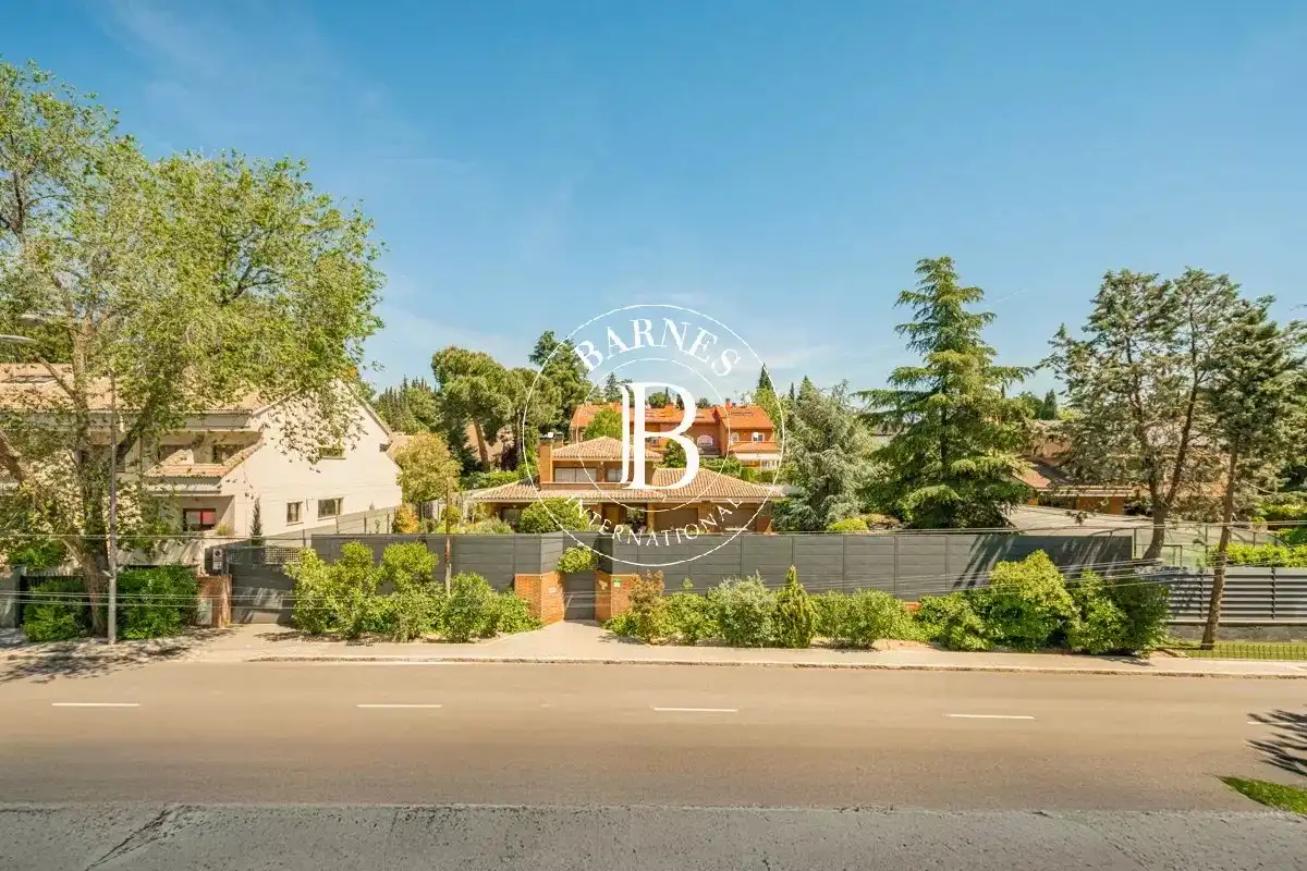 Vista exterior de Casa o chalet en venta en Madrid con Aire acondicionado, Calefacción y Piscina