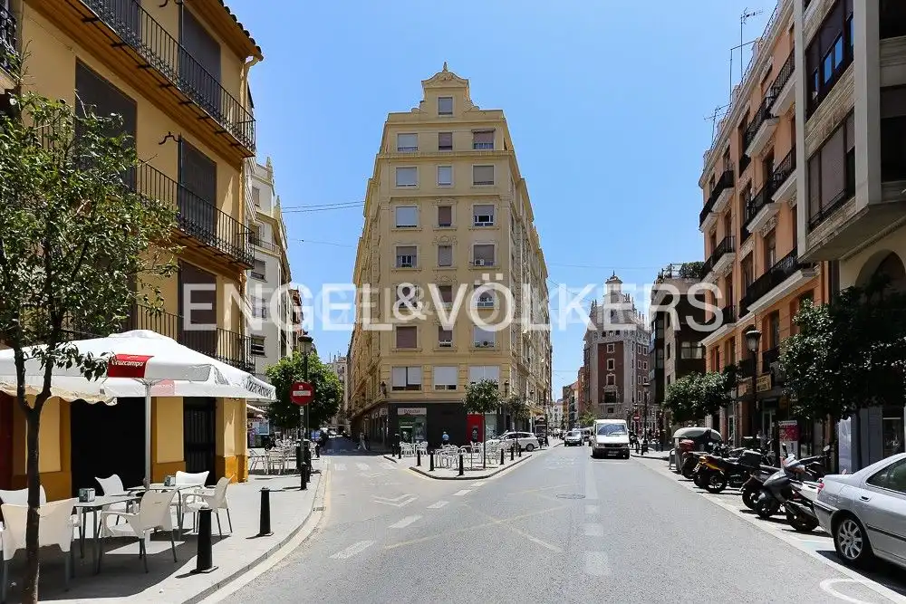 Exterior view of Flat for sale in Valencia  with Air Conditioner, Heating and Parquet flooring