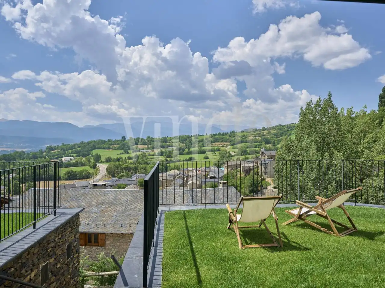 Terrassa de Casa o xalet en venda en Ger amb Calefacció, Jardí privat i Parquet
