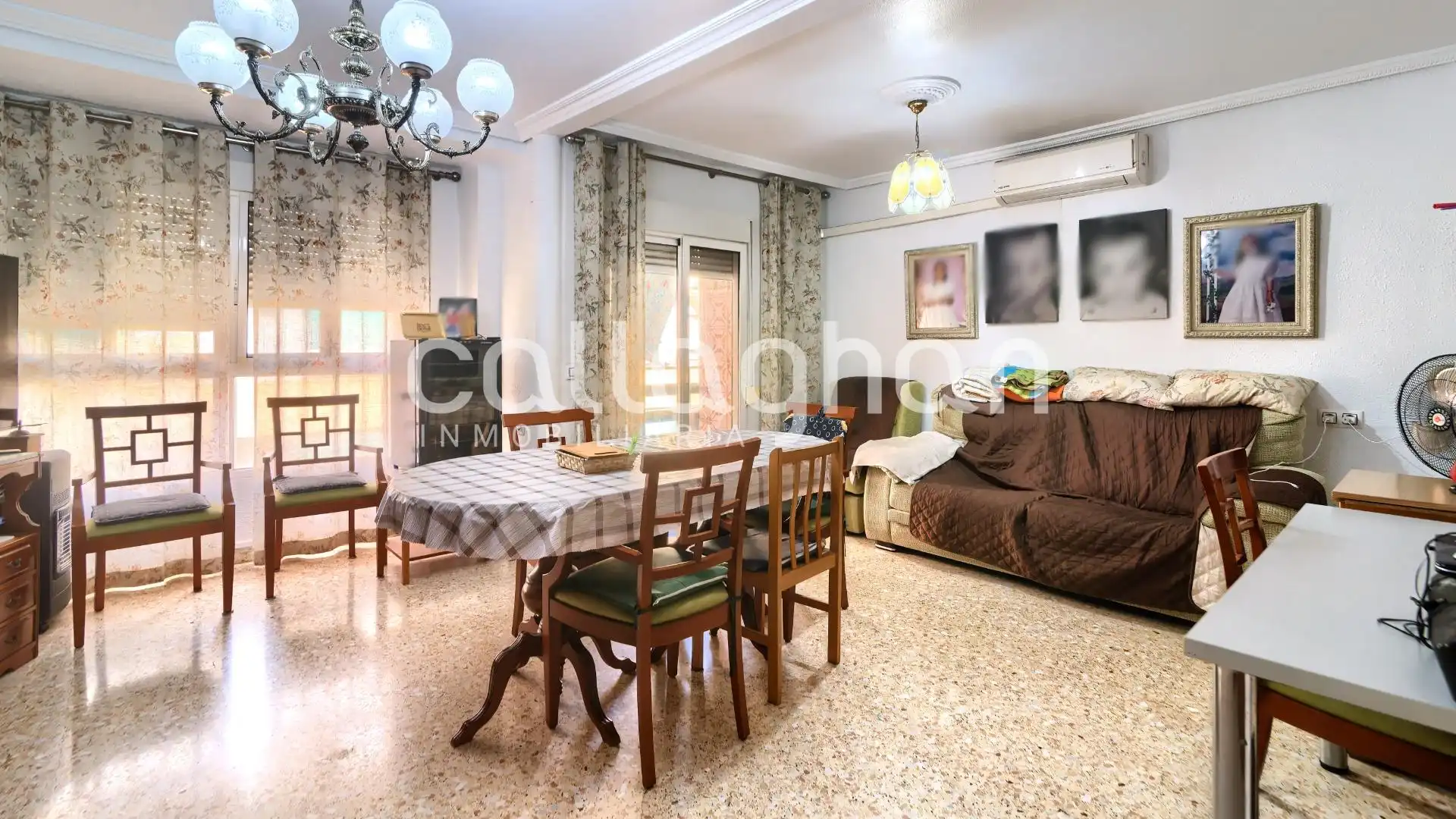 Living room of Flat for sale in Silla  with Air Conditioner, Heating and Balcony
