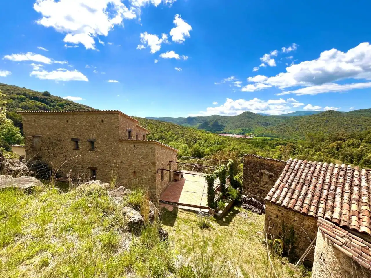 Vista exterior de Finca rústica en venta en Sant Aniol de Finestres con Calefacción, Jardín privado y Terraza