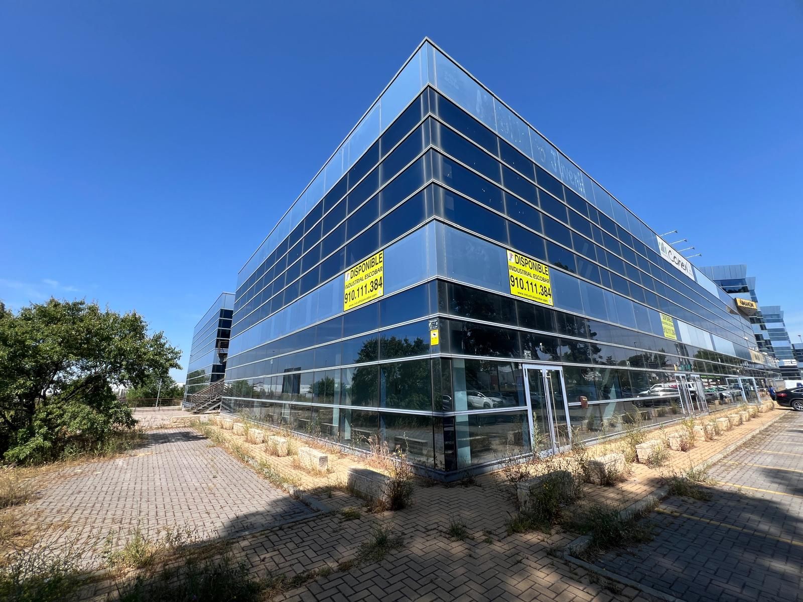 Vista exterior de Nau industrial de lloguer en Arganda del Rey amb Calefacció