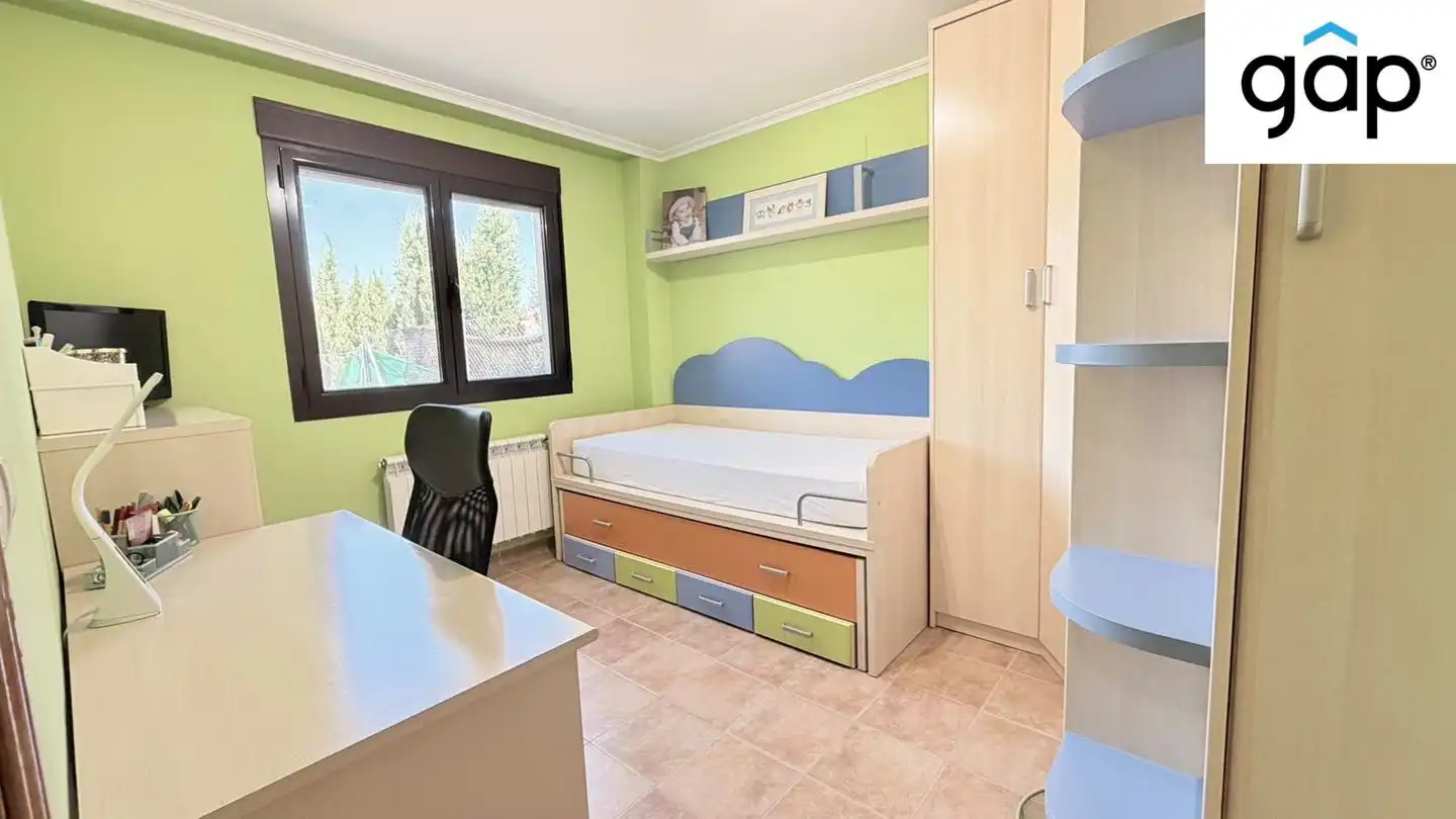 Bedroom of Houses for sale in Arcas del Villar  with Heating, Private garden and Furnished