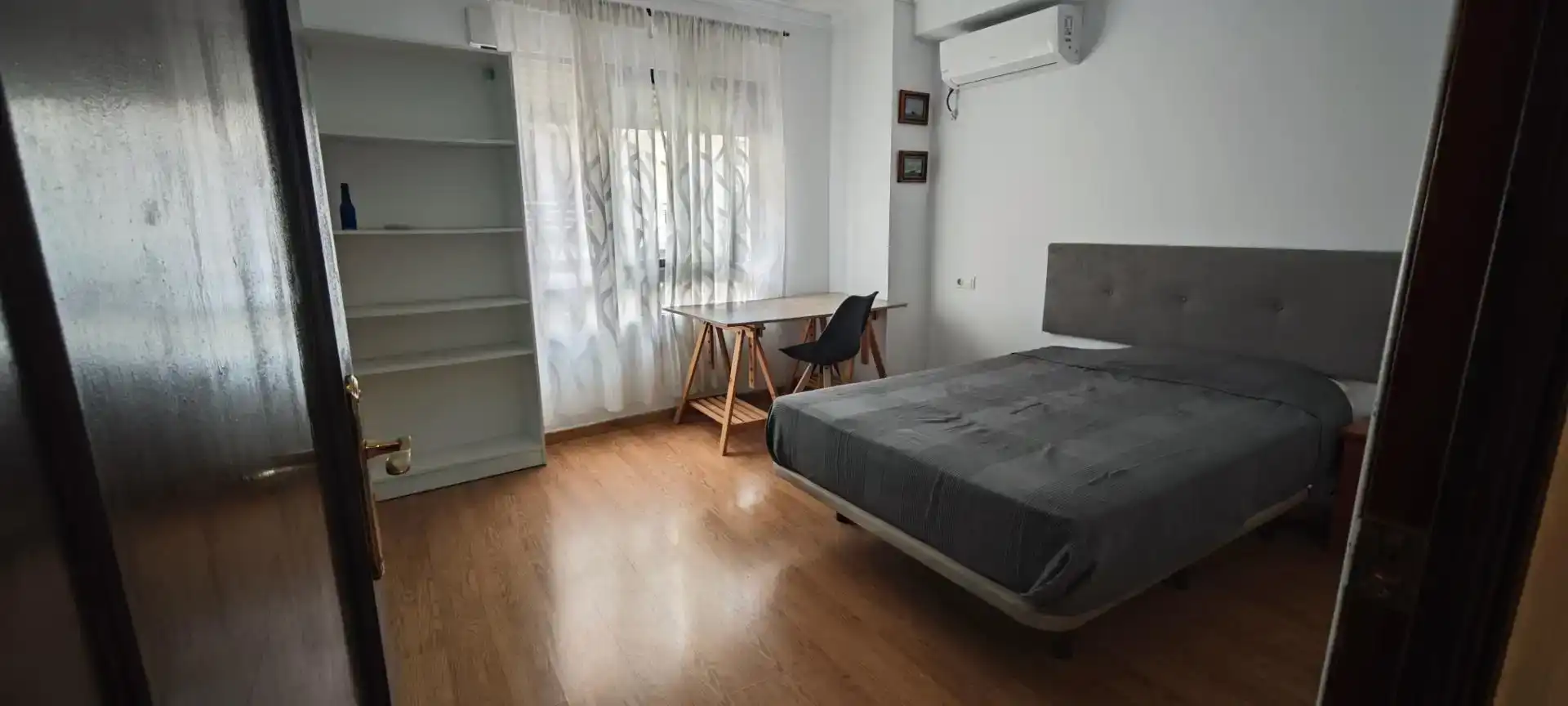 Habitación de Piso para compartir en Córdoba con Aire acondicionado, Parquet y Amueblado