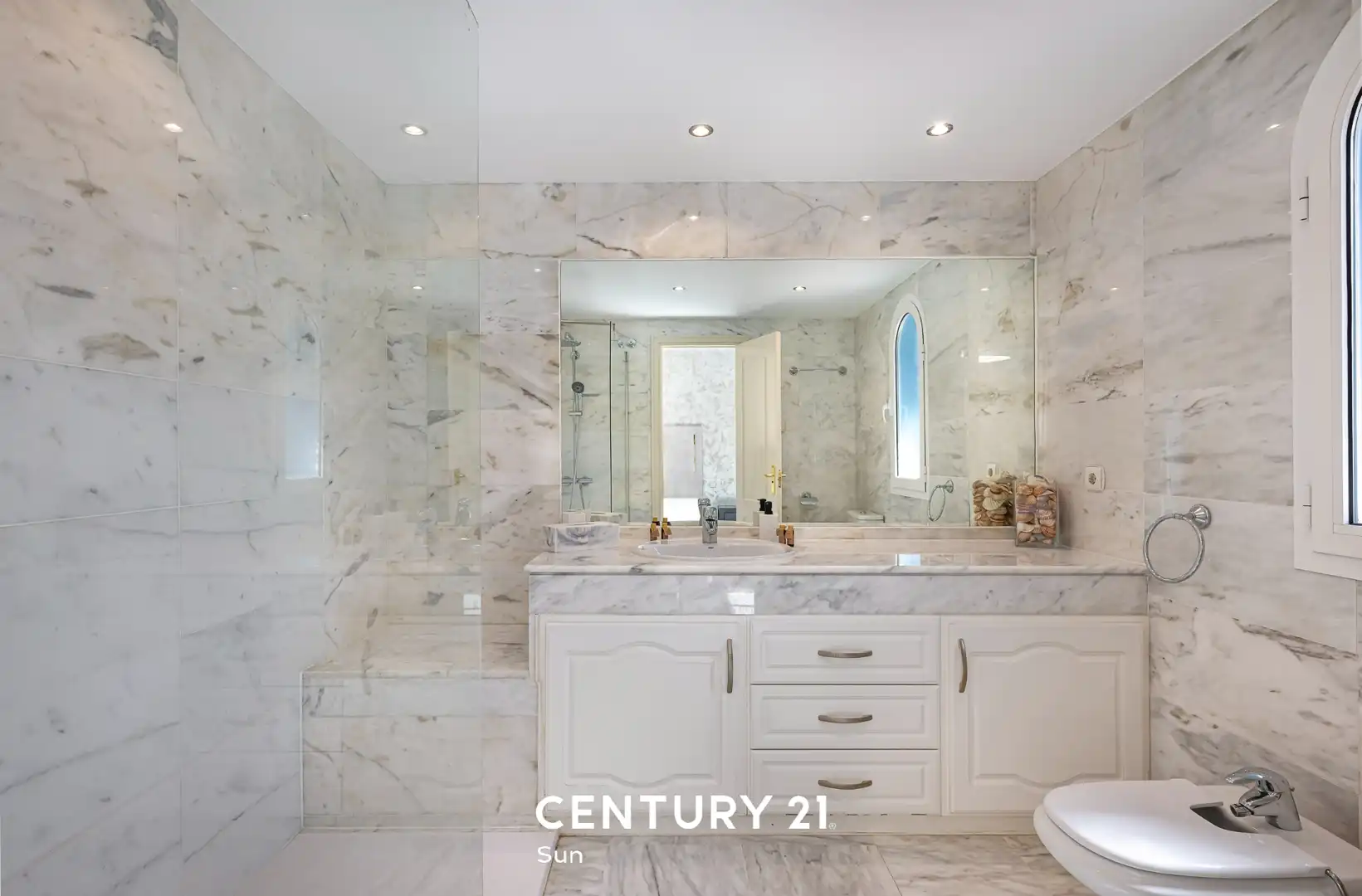 Bathroom of Attic for sale in Marbella  with Air Conditioner, Heating and Terrace