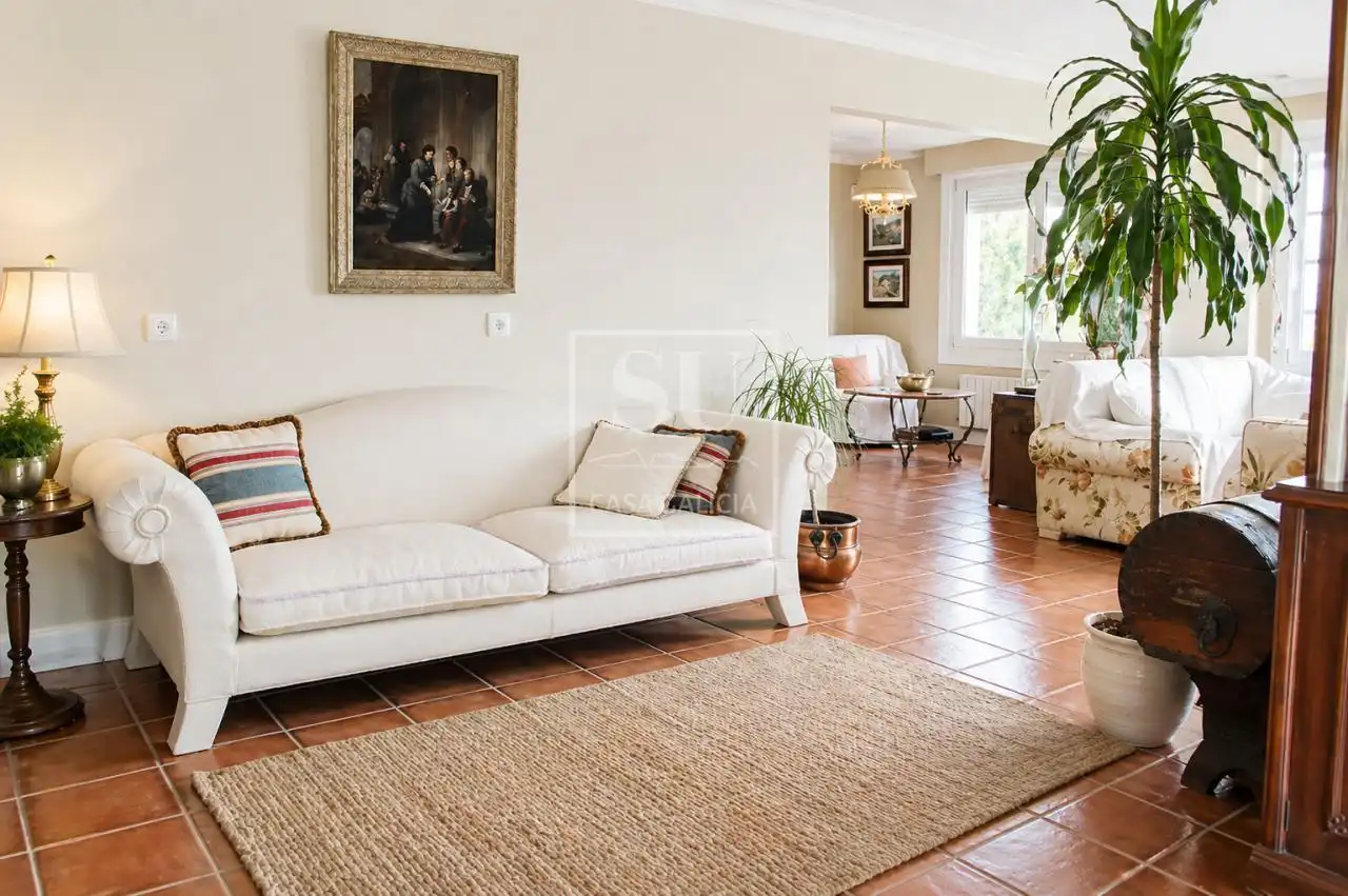 Sala d'estar de Casa o xalet en venda en Baiona amb Calefacció, Jardí privat i Terrassa