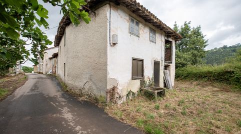 Casa para rehabilitar con cuadra, hórreo  y finca edificable en La MadalenaVillaviciosa, imatge 2