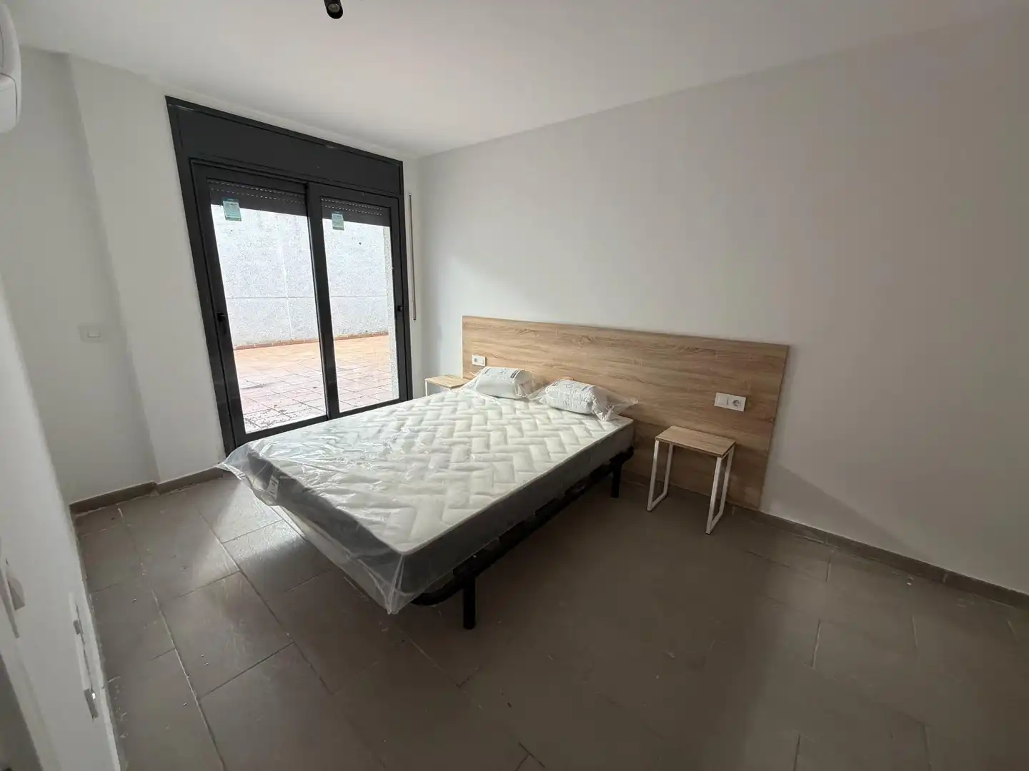 Dormitori de Planta baixa en venda en Lleida amb Aire condicionat, Terrassa i Moblat