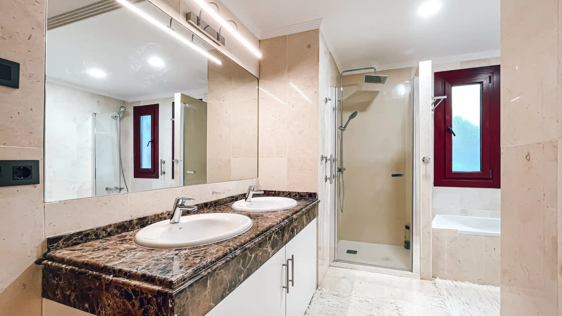 Bathroom of Flat for sale in Casares  with Air Conditioner, Private garden and Terrace