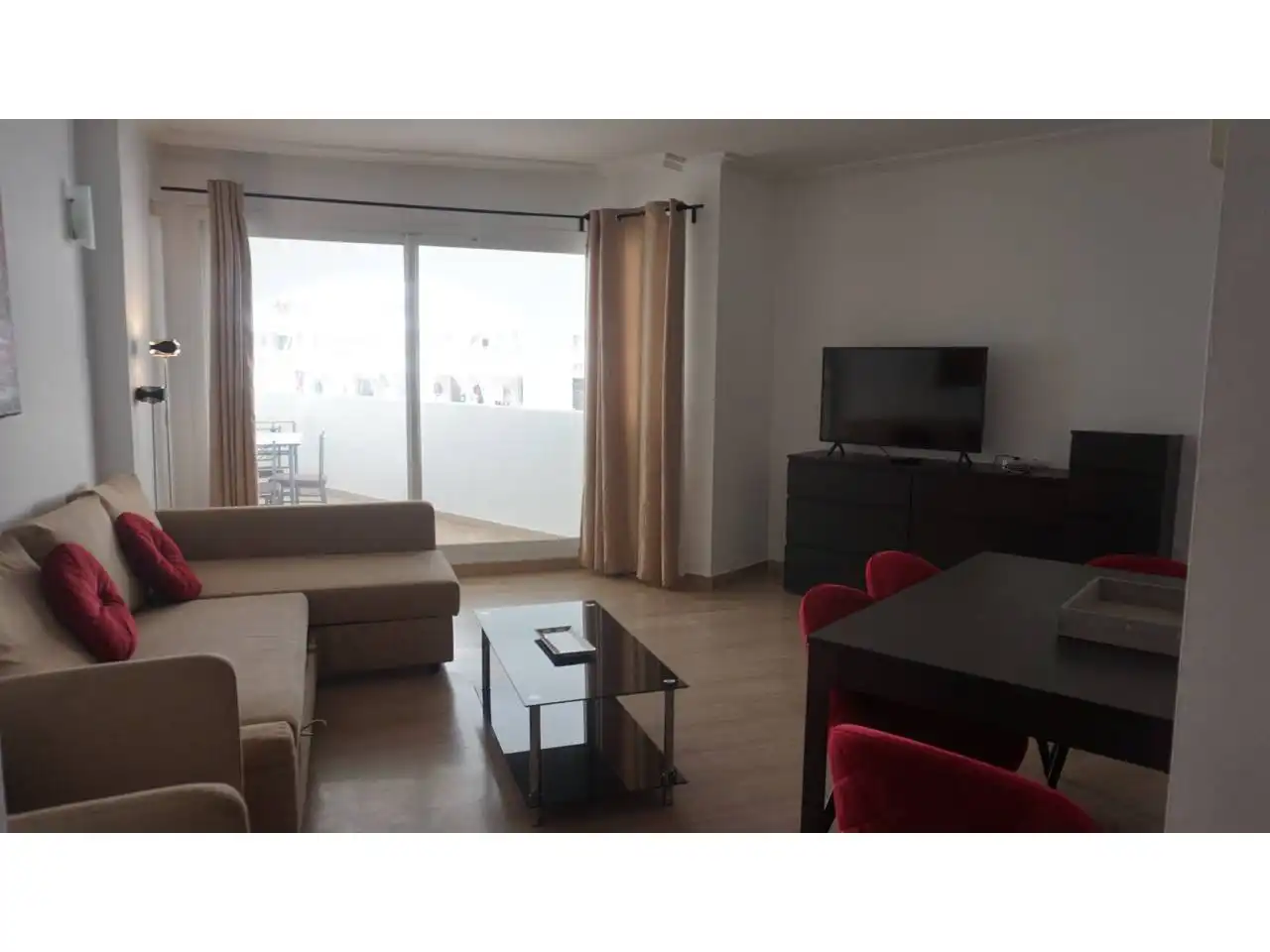 Apartamento con piscina en alquiler en Puerto Marina, imagen 18