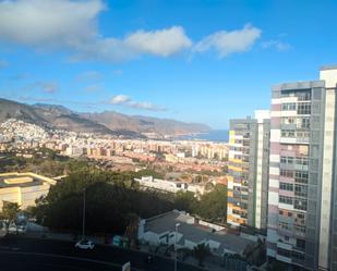 Vista exterior de Pis en venda en  Santa Cruz de Tenerife Capital amb Traster, Moblat i Forn