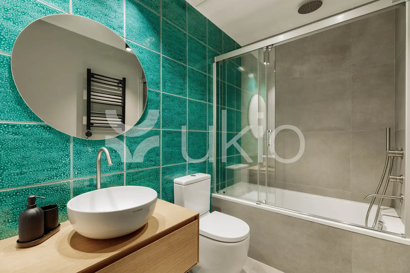 Baño de Apartamento de alquiler en Barcelona con Aire acondicionado, Calefacción y Terraza