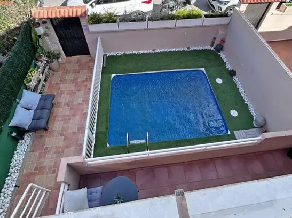 Detached house with pool for sale in Valverde