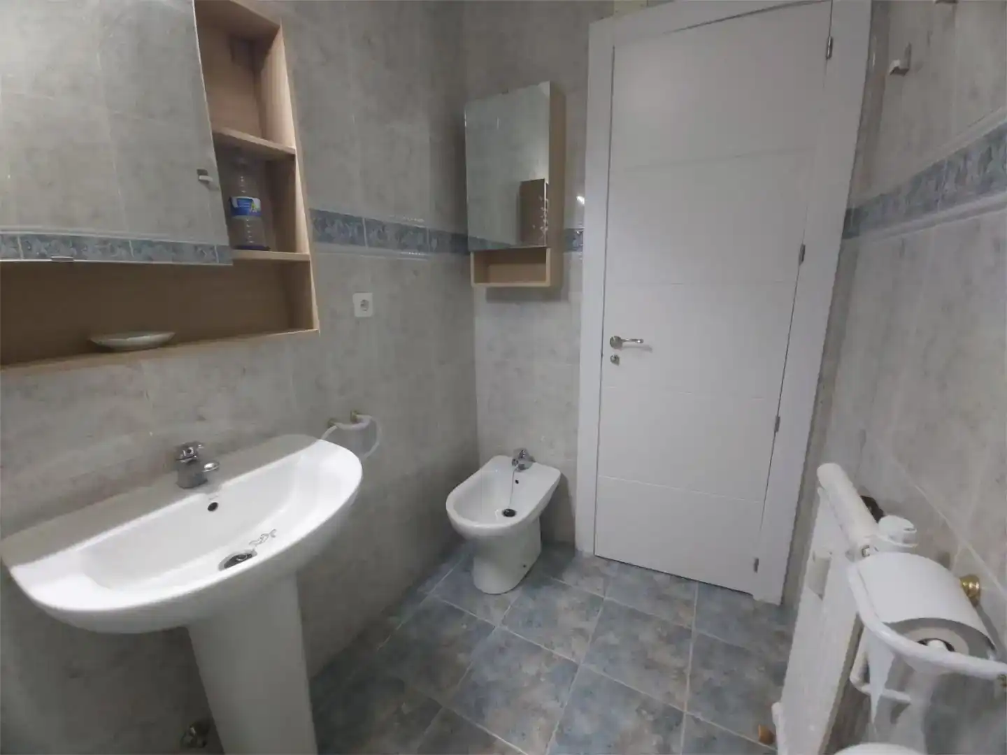 Badezimmer von Wohnung zur Miete in Rondilla