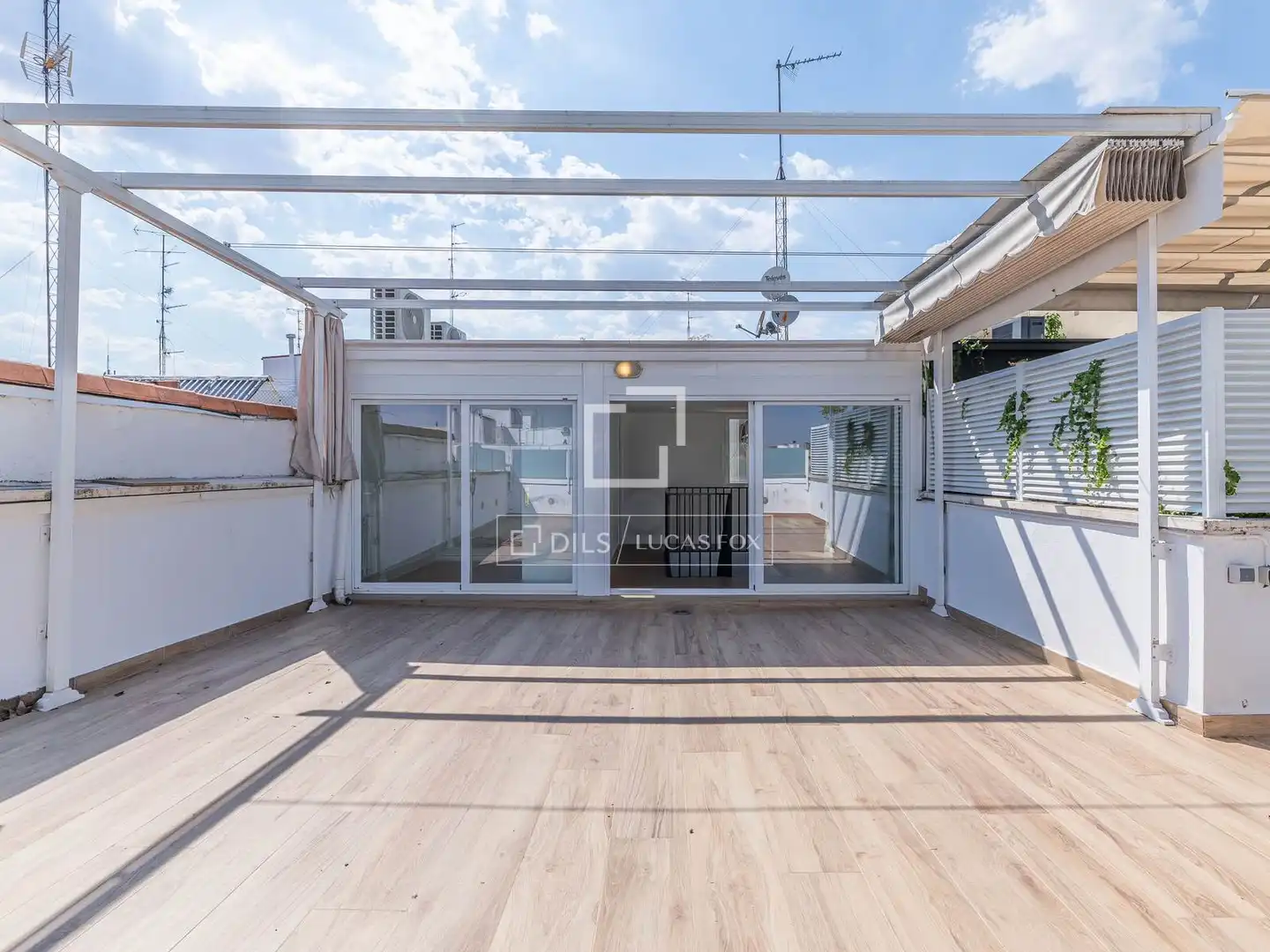 Terrace of Attic for sale in Madrid  with Air Conditioner, Heating and Parquet flooring
