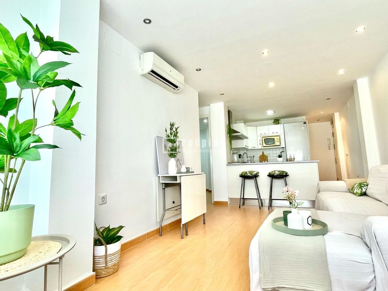 Living room of Flat for sale in San Juan de Aznalfarache  with Air Conditioner and Heating