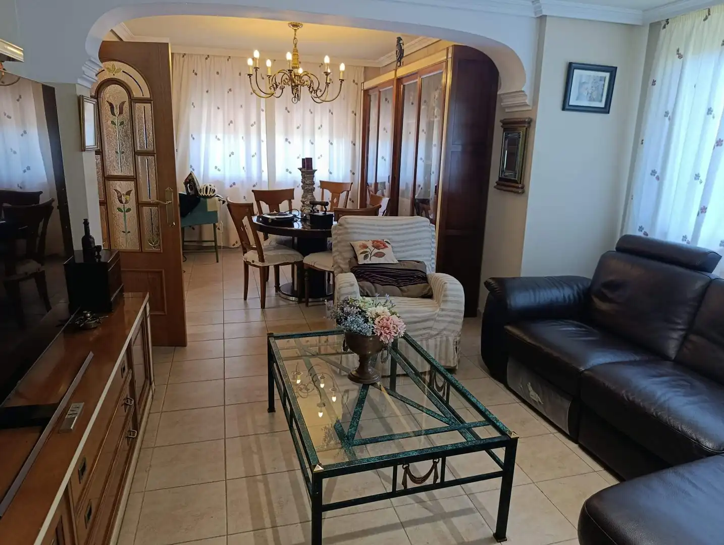 Sala d'estar de Casa o xalet en venda en San Andrés del Rabanedo amb Calefacció, Jardí privat i Terrassa