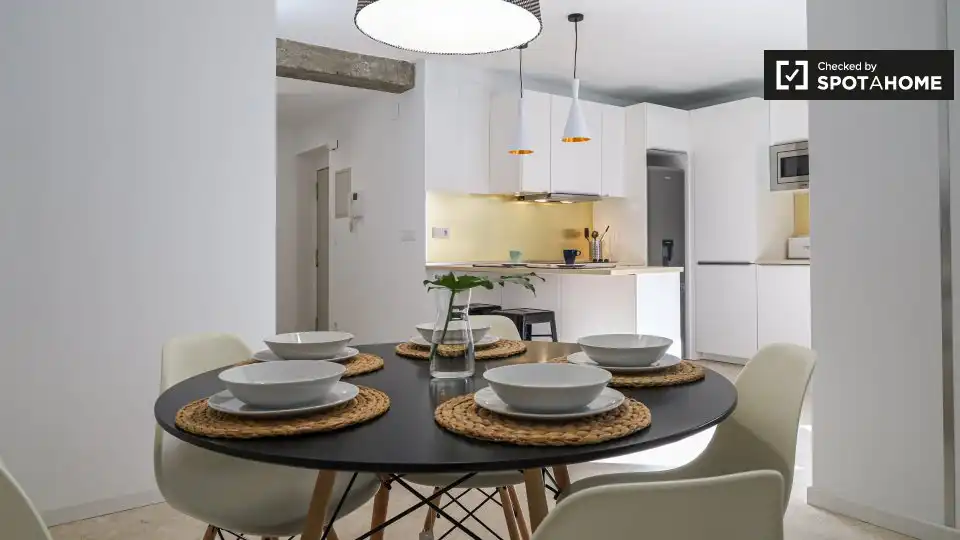 Dining room of Flat for rent in Valencia  with Air Conditioner, Heating and Furnished