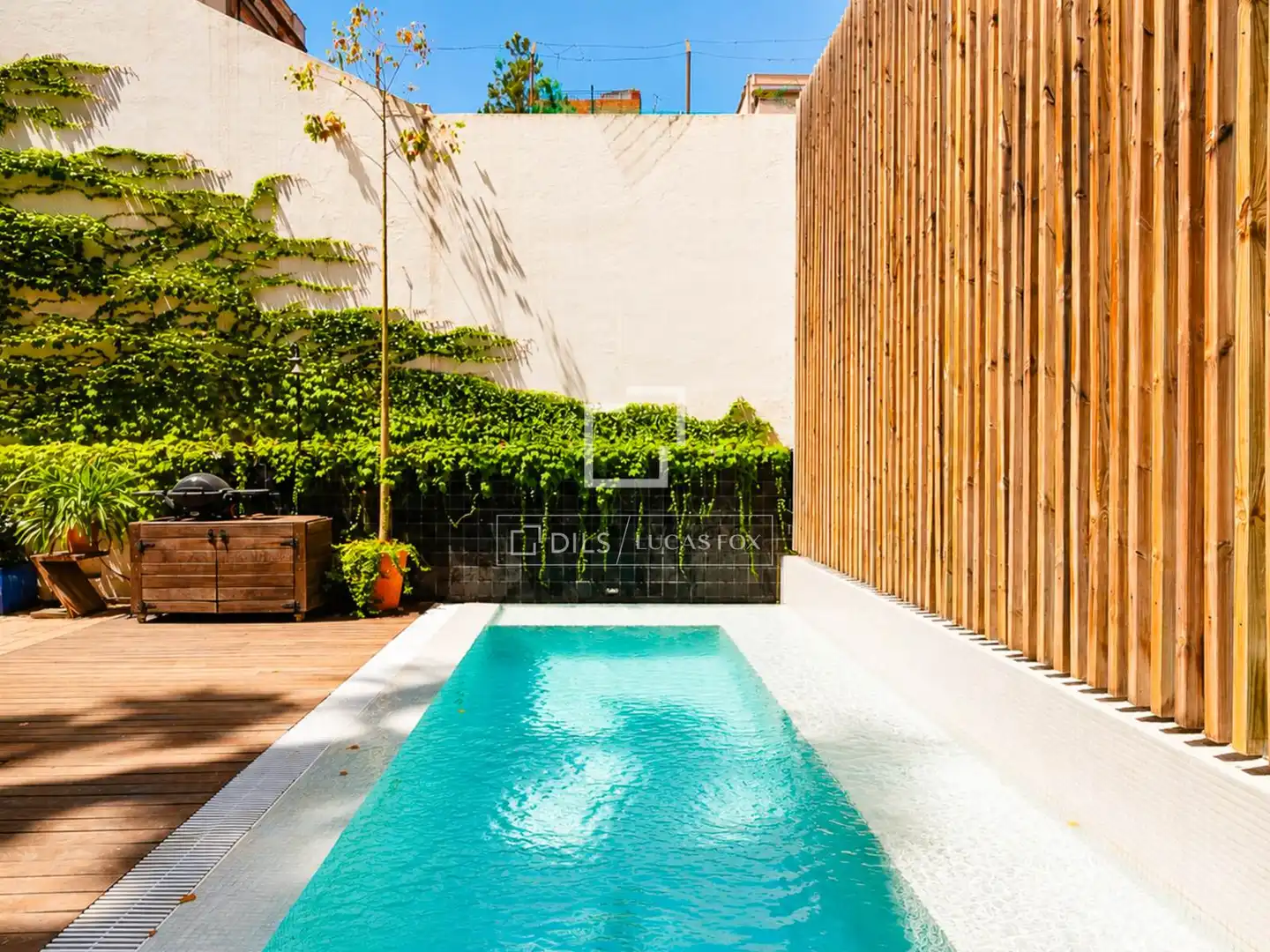 Piscina de Casa o xalet en venda en Barcelona amb Aire condicionat, Jardí privat i Terrassa