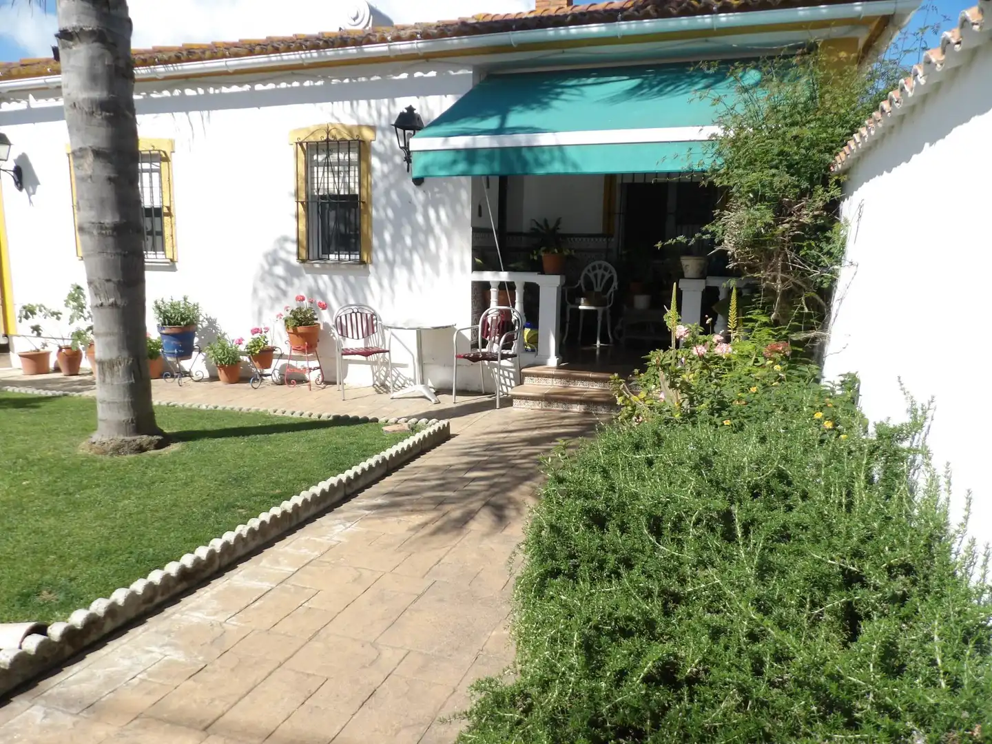 Garden of Houses for sale in Algeciras  with Air Conditioner, Private garden and Storage room