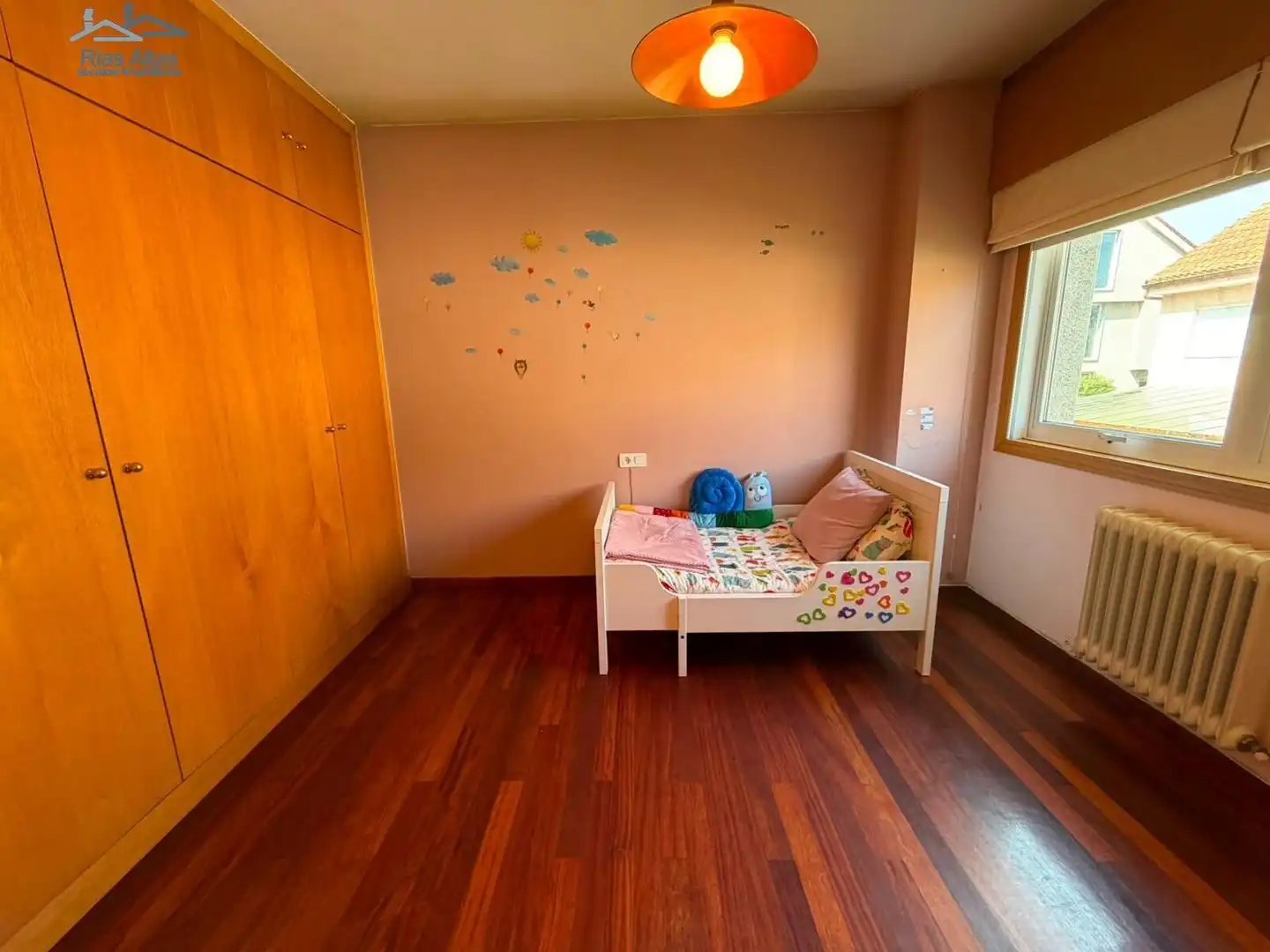 Habitación de Casa o chalet en venta en Oleiros con Calefacción, Jardín privado y Trastero