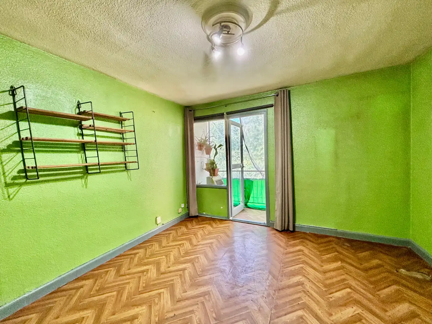 Habitación de Piso en venta en Madrid con Terraza