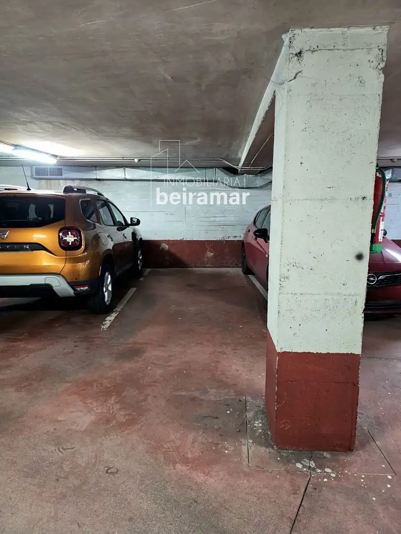 Parking de Piso en venta en Ribeira con Calefacción, Terraza y Trastero