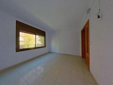 Flat for sale in calle Llinars del Valles
