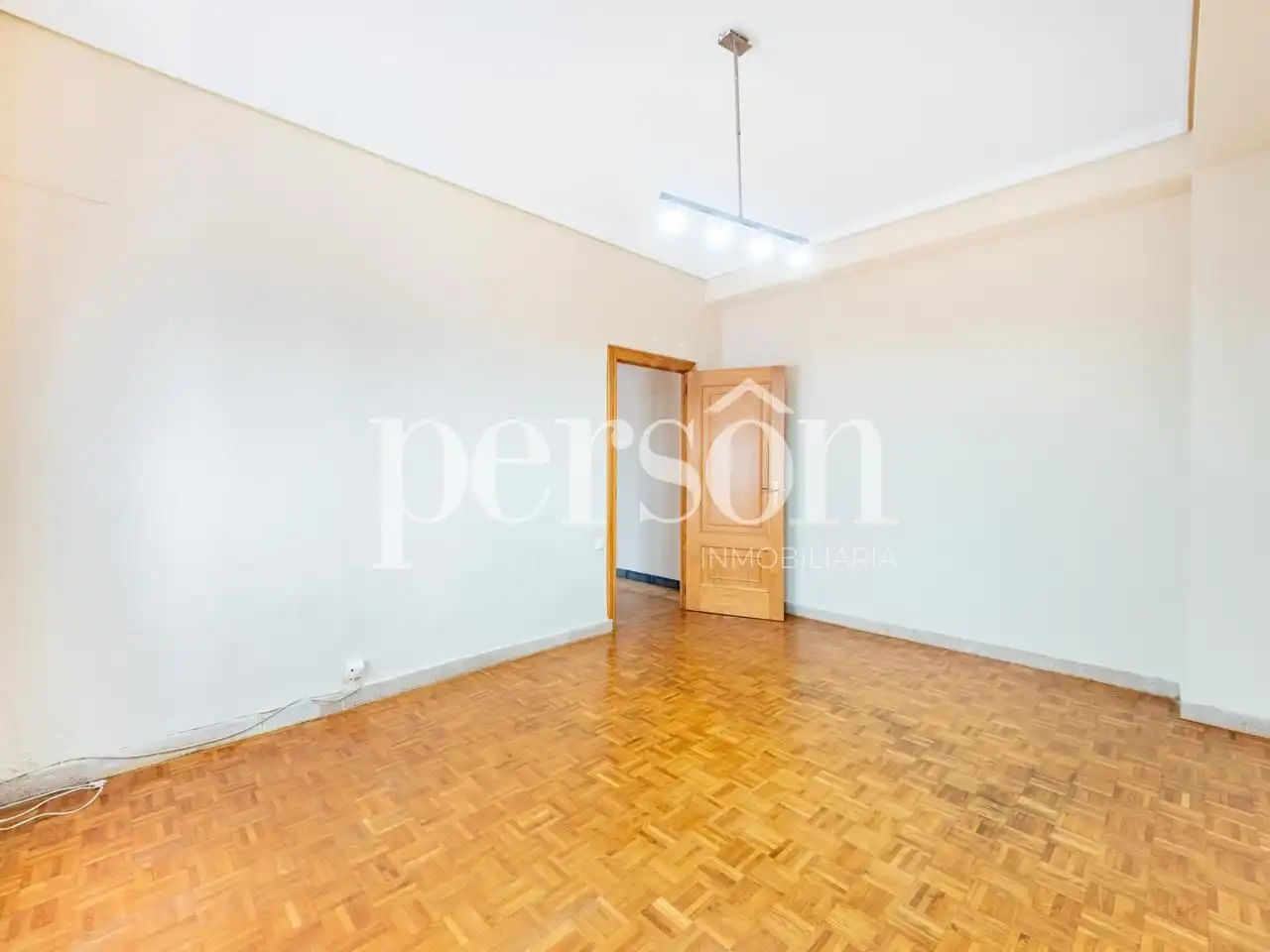 Bedroom of Flat for sale in Valencia  with Parquet flooring and Balcony