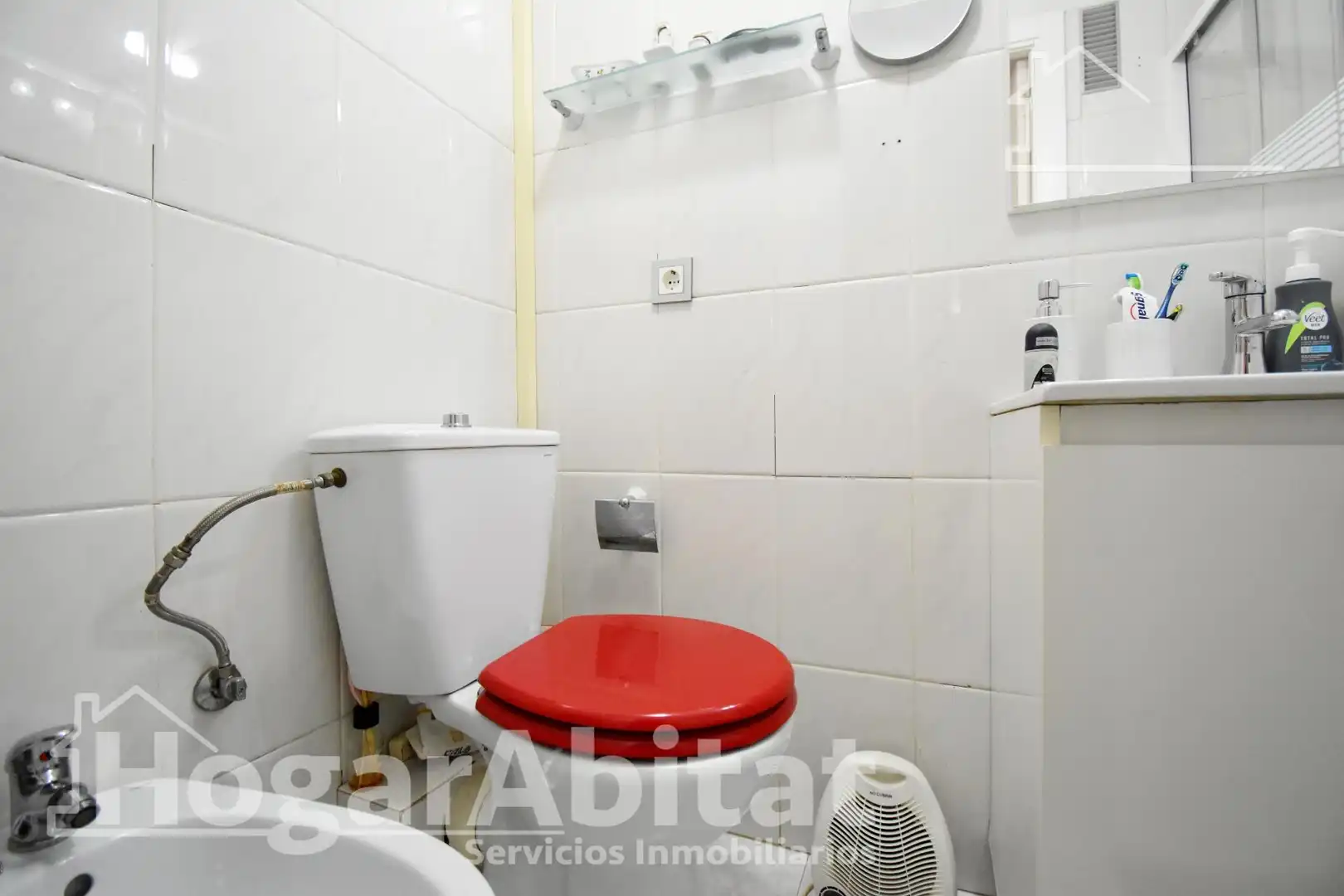 Badezimmer von Wohnung zum Verkauf in Gandia mit Klimaanlage und Balkon