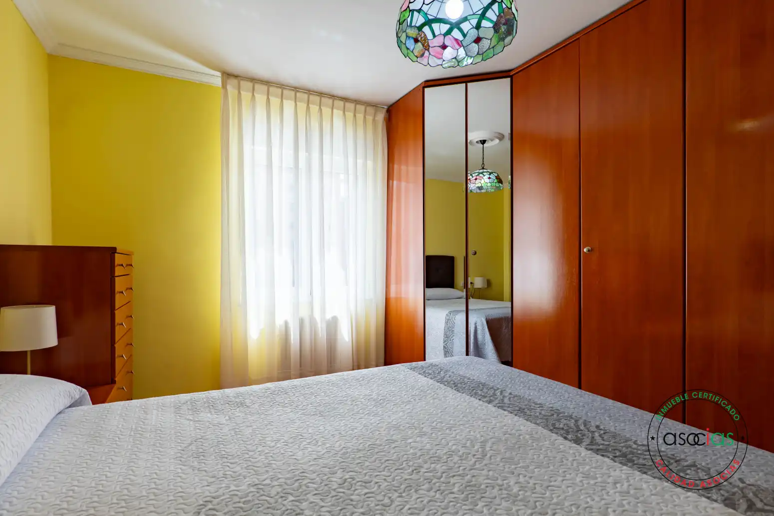 Dormitori de Pis en venda en Gijón  amb Calefacció, Parquet i Terrassa