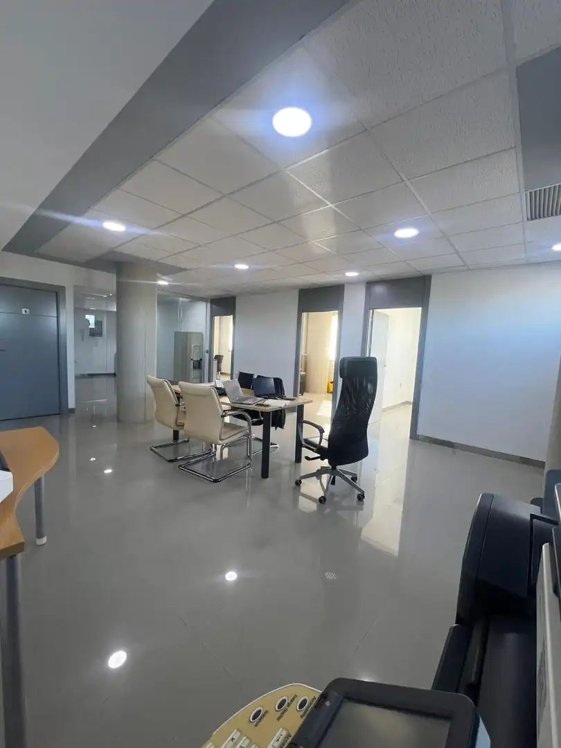 Oficina de lloguer en Murcia amb Traster