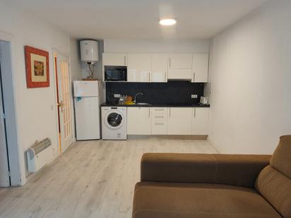Kitchen of Flat for sale in Girona Capital  with Air Conditioner, Heating and Parquet flooring