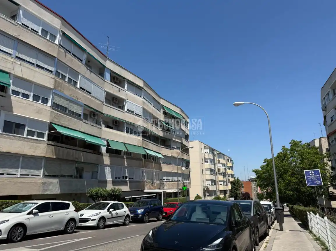 Exterior view of Flat for sale in Madrid  with Air Conditioner, Heating and Parquet flooring